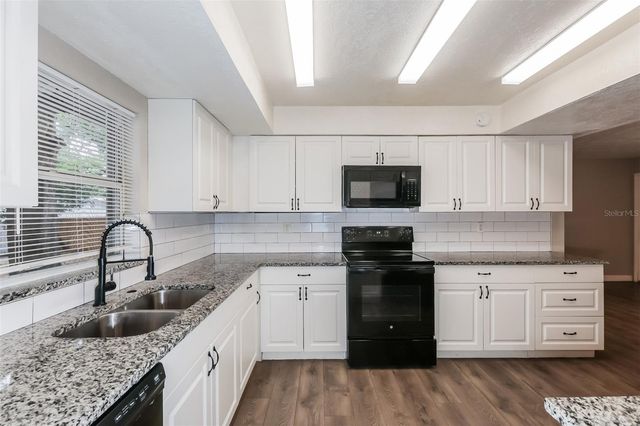 524 PRINCESS PLACE, Lakeland, FL 33803