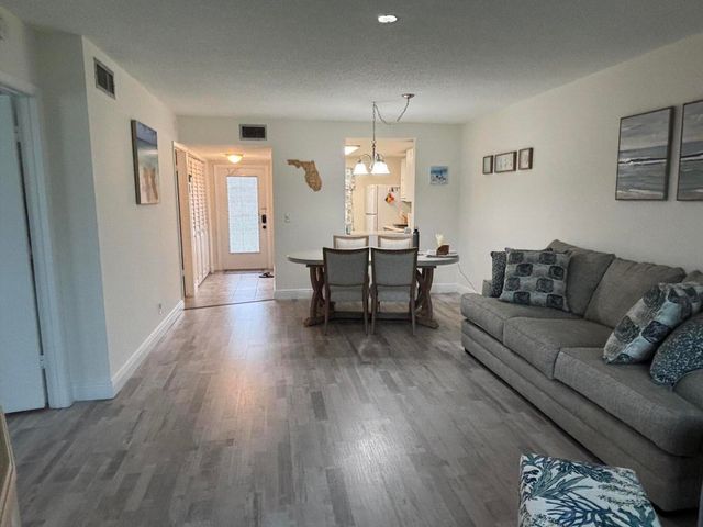 33 Abbey Lane 106, Delray Beach, FL 33446