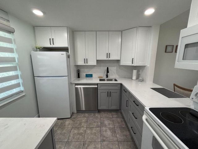 33 Abbey Lane 106, Delray Beach, FL 33446