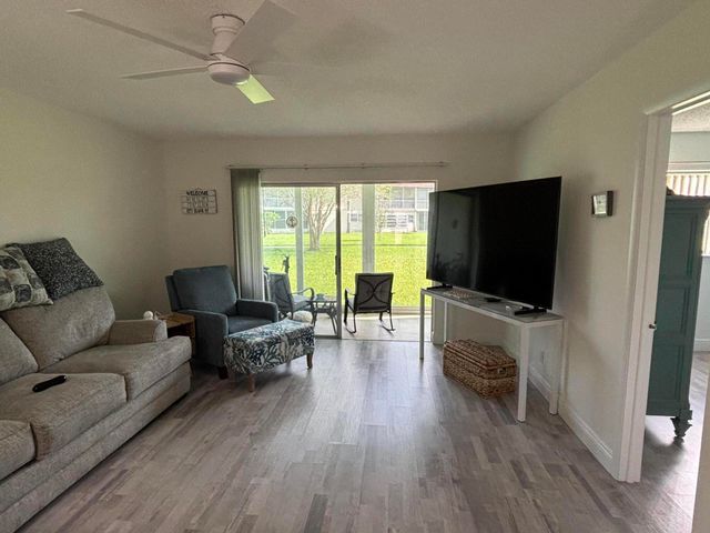 33 Abbey Lane 106, Delray Beach, FL 33446