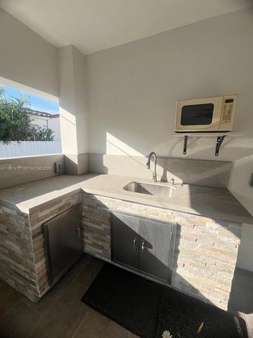 2726 SW 19th Ter 2726, Miami, FL 33145