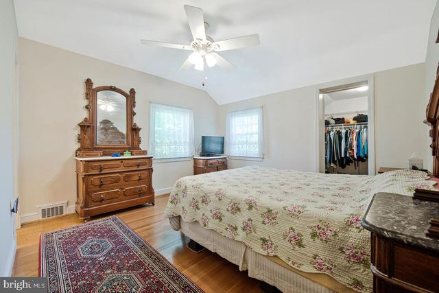 8519 HAZELWOOD DR, Bethesda, MD 20814