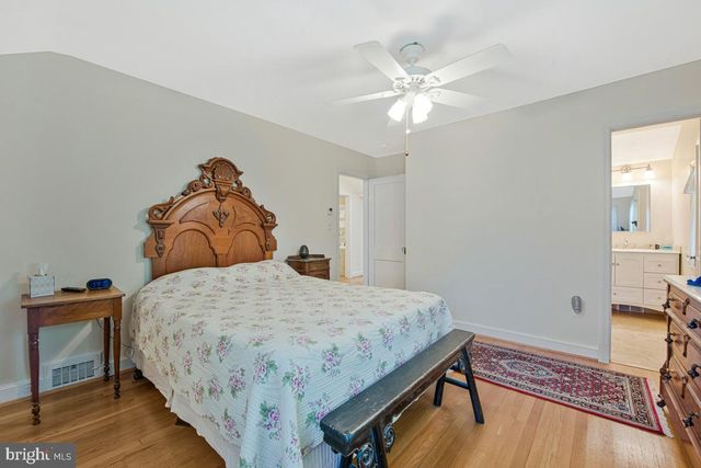 8519 HAZELWOOD DR, Bethesda, MD 20814