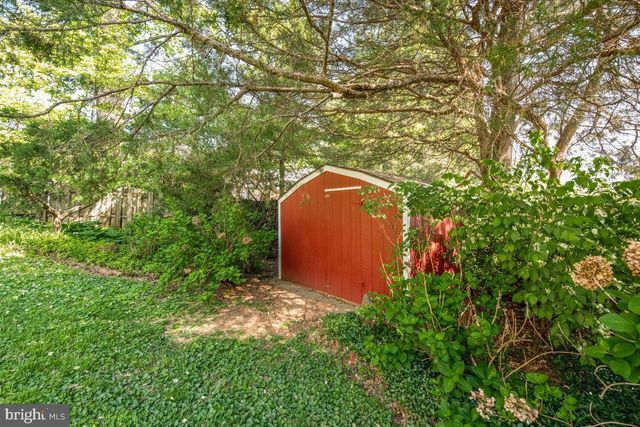 8519 HAZELWOOD DR, Bethesda, MD 20814