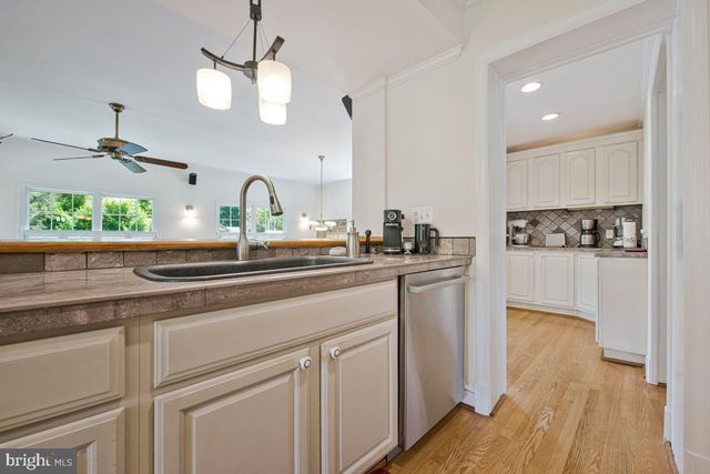 8519 HAZELWOOD DR, Bethesda, MD 20814