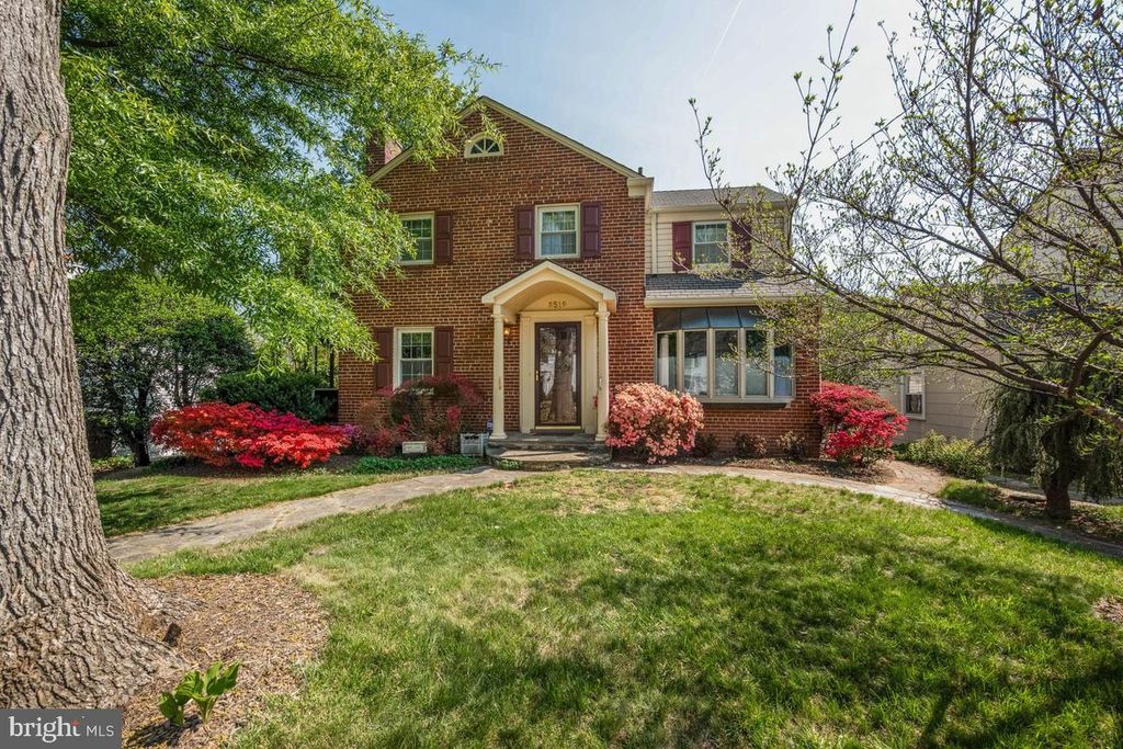 8519 HAZELWOOD DR, Bethesda, MD 20814