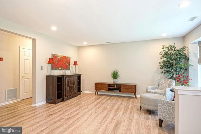 50 STOKES RD, Mount Laurel, NJ 08054