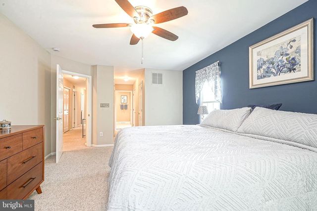 50 STOKES RD, Mount Laurel, NJ 08054