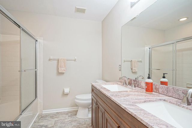 50 STOKES RD, Mount Laurel, NJ 08054