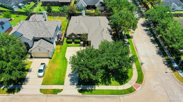 26619 Summerbend Hollow Lane, Katy, TX 77494