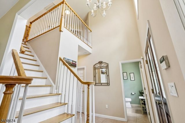 55 Sand Rd, Fairfield Twp., NJ 07004