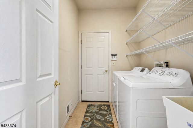 55 Sand Rd, Fairfield Twp., NJ 07004