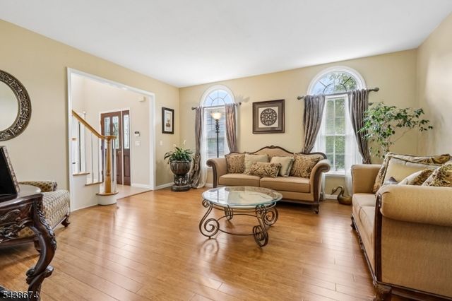 55 Sand Rd, Fairfield Twp., NJ 07004