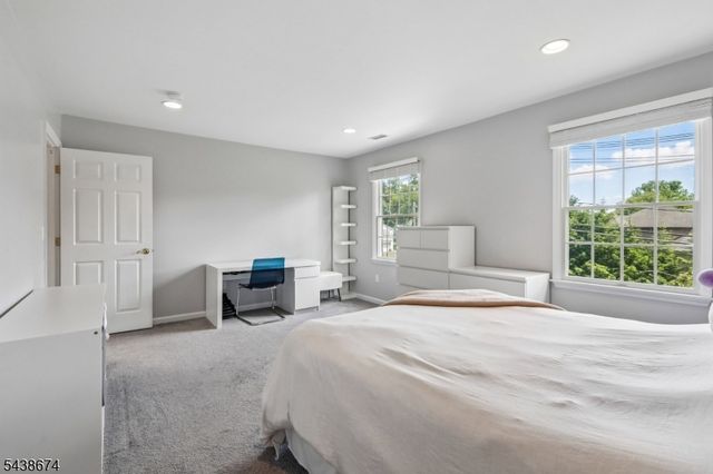 55 Sand Rd, Fairfield Twp., NJ 07004