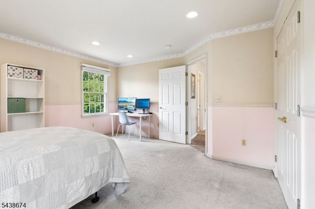 55 Sand Rd, Fairfield Twp., NJ 07004