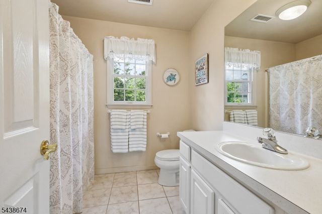 55 Sand Rd, Fairfield Twp., NJ 07004