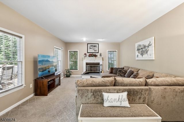 55 Sand Rd, Fairfield Twp., NJ 07004