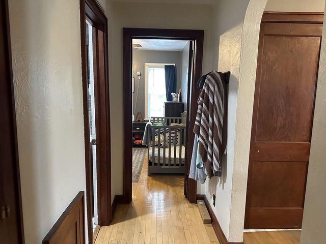 31 E 2ND STREET, Clintonville, WI 54929