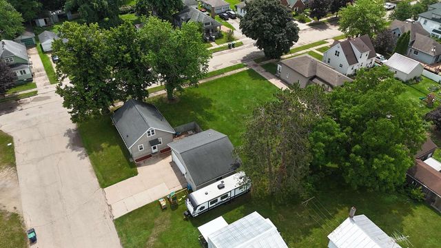31 E 2ND STREET, Clintonville, WI 54929