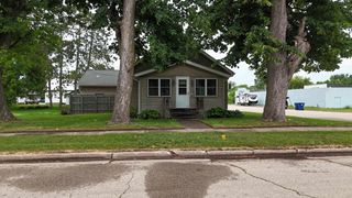31 E 2ND STREET, Clintonville, WI 54929