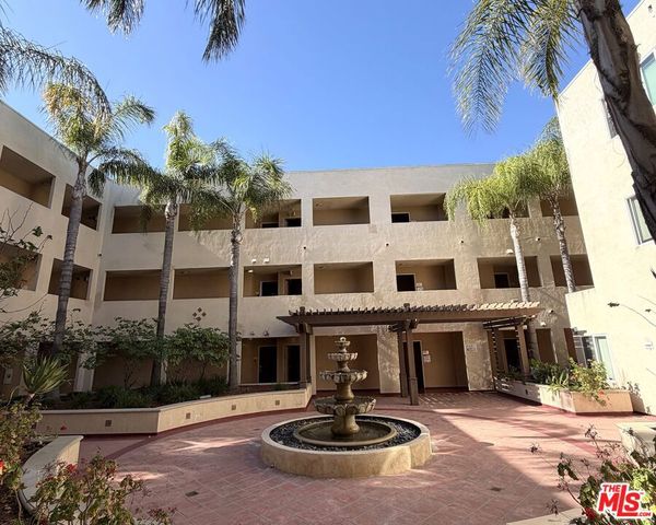 13941 Sherman Way 201, Van Nuys, CA 91405