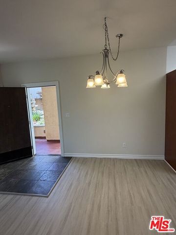 13941 Sherman Way 201, Van Nuys, CA 91405