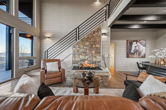 799 Bruce Mountain Road, Morganton, GA 30560