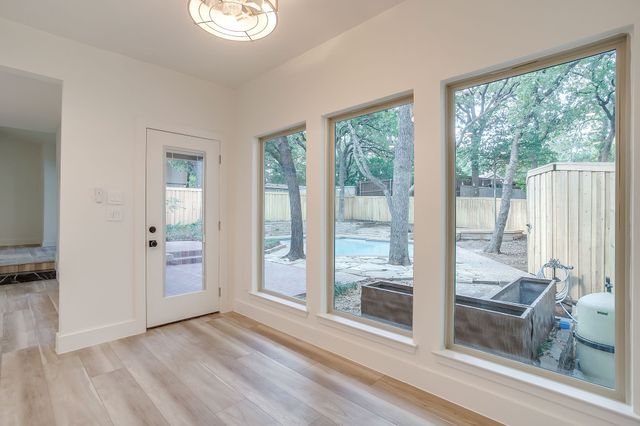 2305 Oak Forest Court, Arlington, TX 76012