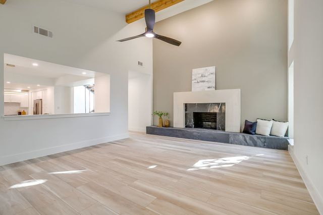 2305 Oak Forest Court, Arlington, TX 76012