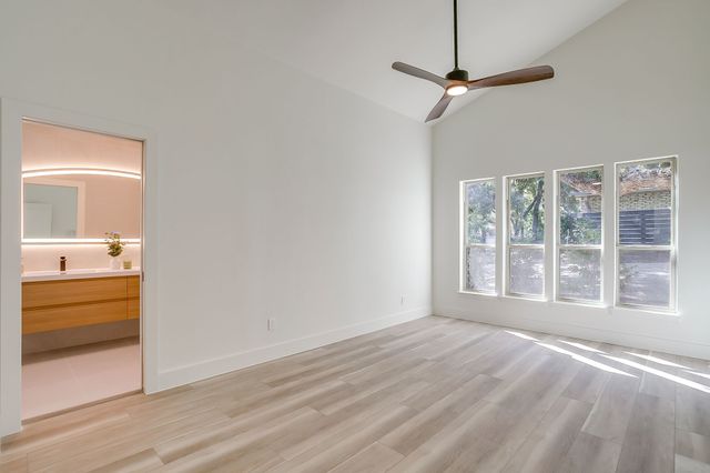 2305 Oak Forest Court, Arlington, TX 76012