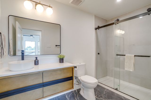 2305 Oak Forest Court, Arlington, TX 76012