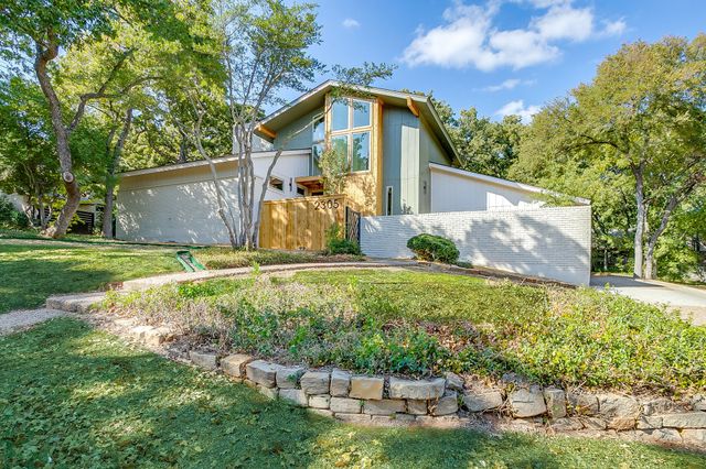 2305 Oak Forest Court, Arlington, TX 76012