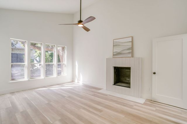 2305 Oak Forest Court, Arlington, TX 76012