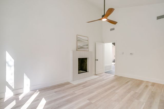 2305 Oak Forest Court, Arlington, TX 76012