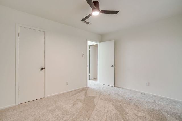2305 Oak Forest Court, Arlington, TX 76012