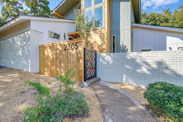 2305 Oak Forest Court, Arlington, TX 76012