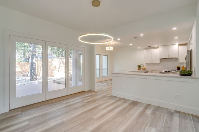 2305 Oak Forest Court, Arlington, TX 76012