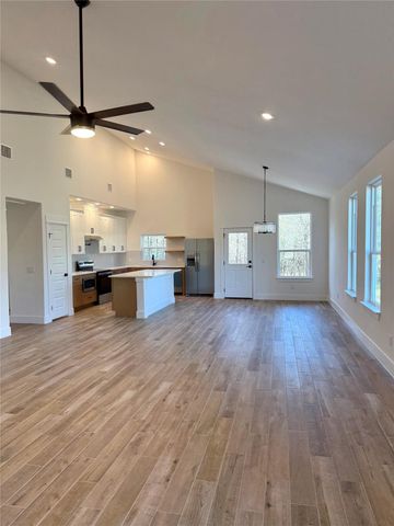 113 Mokulua LN, Bastrop, TX 78602