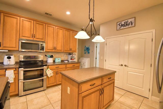 5516 BLACK HAWK LANE, Lakeland, FL 33810
