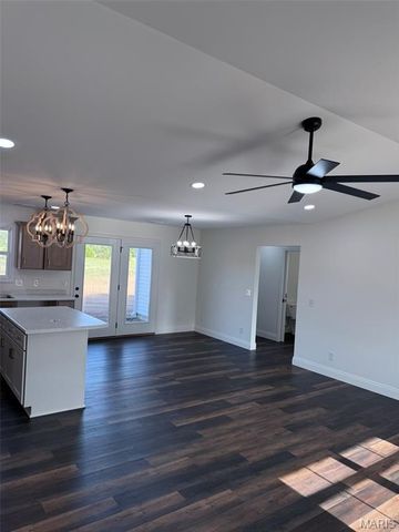 25 Perry Drive, Benton, MO 63736