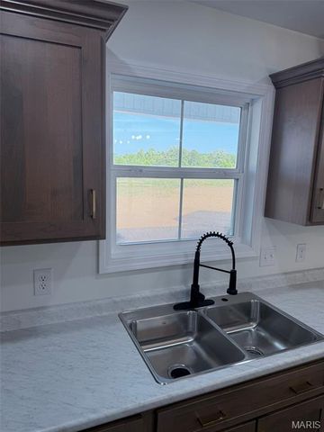 25 Perry Drive, Benton, MO 63736