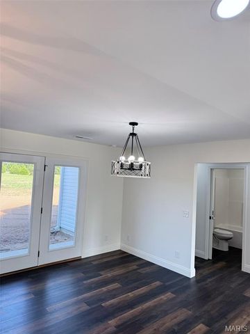 25 Perry Drive, Benton, MO 63736