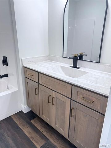 25 Perry Drive, Benton, MO 63736