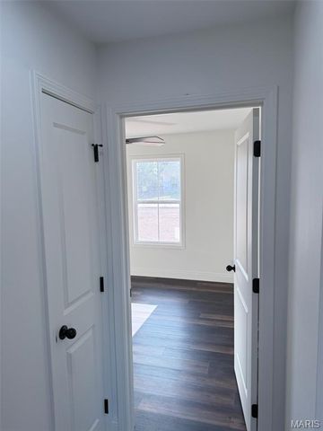 25 Perry Drive, Benton, MO 63736