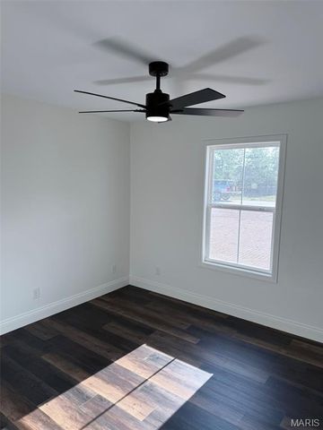 25 Perry Drive, Benton, MO 63736