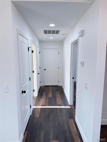 25 Perry Drive, Benton, MO 63736