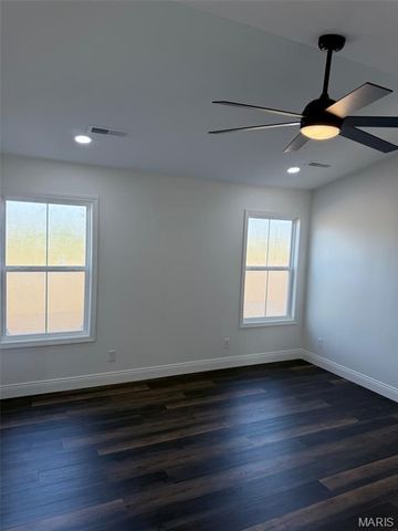 25 Perry Drive, Benton, MO 63736