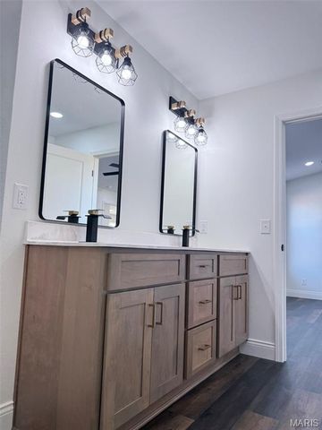 25 Perry Drive, Benton, MO 63736