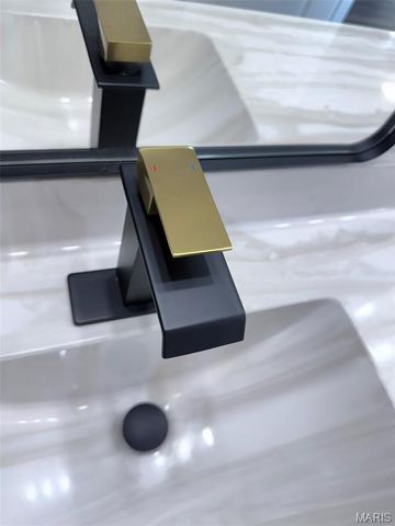 25 Perry Drive, Benton, MO 63736