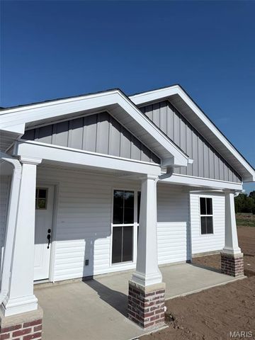 25 Perry Drive, Benton, MO 63736